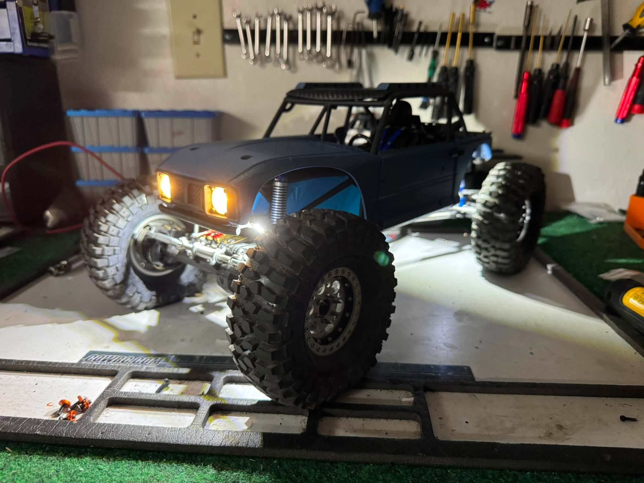 82R Sport Low-Profile Classic Scale LED Headlight Kit