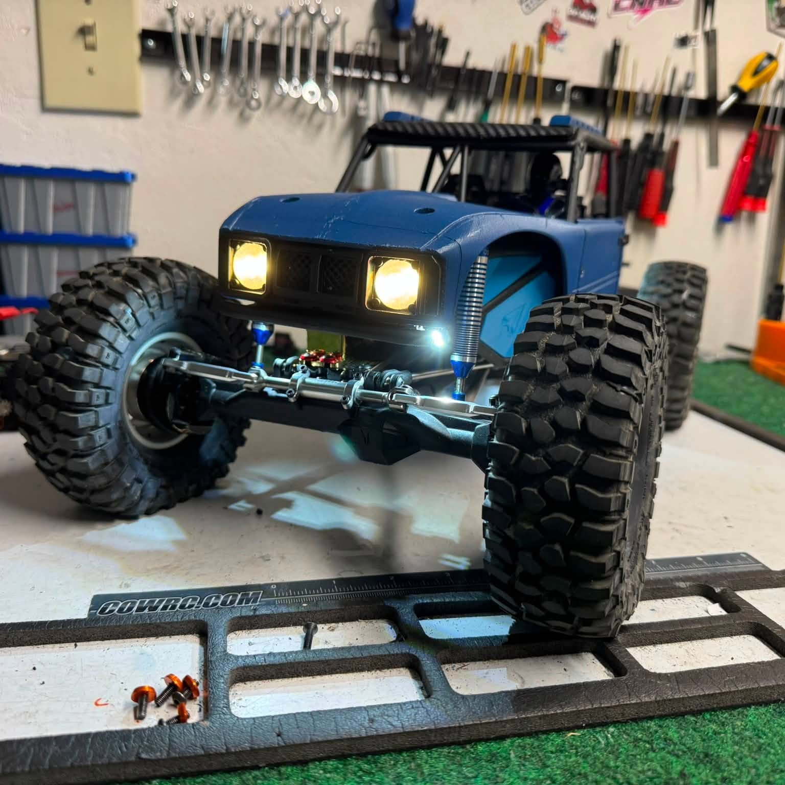 82R Sport Low-Profile Classic Scale LED Headlight Kit