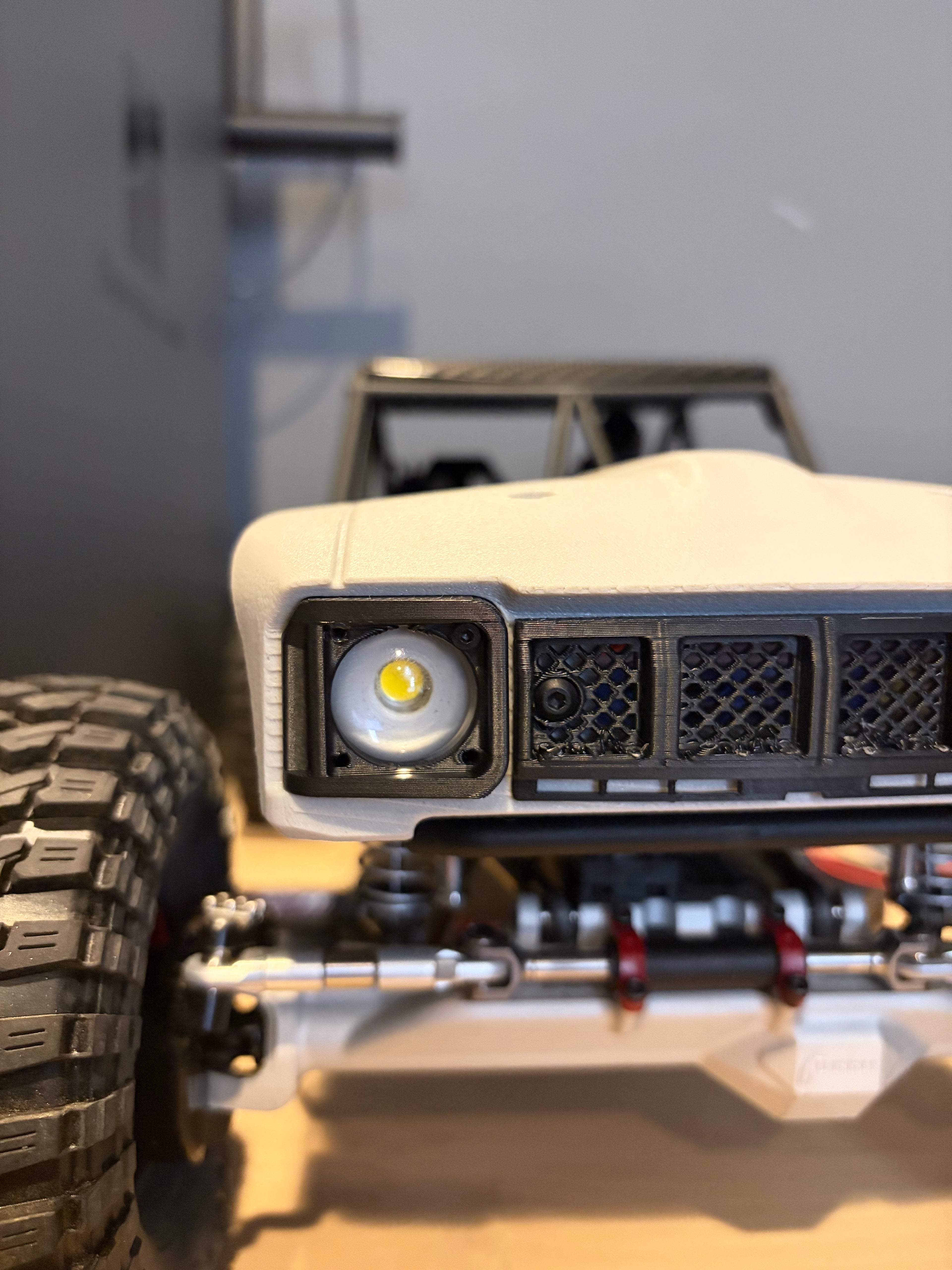 Clear Scale LED Headlights for VS4-10 Style Bodies